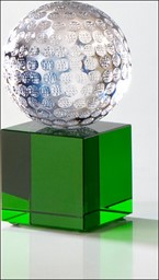 Zeige Details für Golfball aus massivem Kristall auf Glassockel Bild von Golfball aus massivem Kristall auf Glassockel