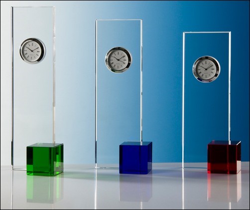 Bild von Kristallglas-Award ColourCube mit Quartz-Uhr